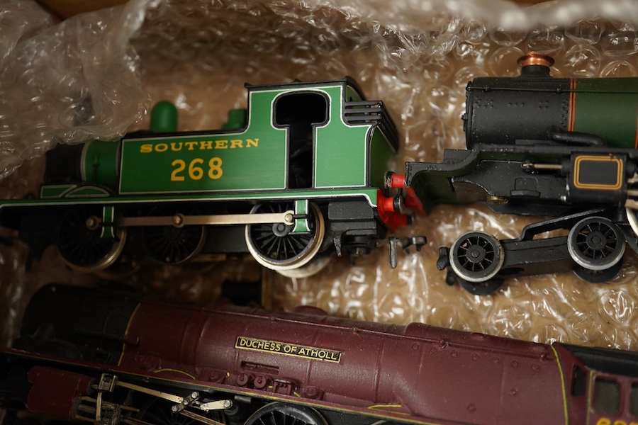 Twenty-two 00 gauge model railway items by Hornby Dublo, etc. including five locomotives; an LMS Duchess of Atholl, a BR Standard Class 4, 80054, a kit-built GWR Class 57xx, 8729, a GWR Castle Class, Bristol Castle, an S